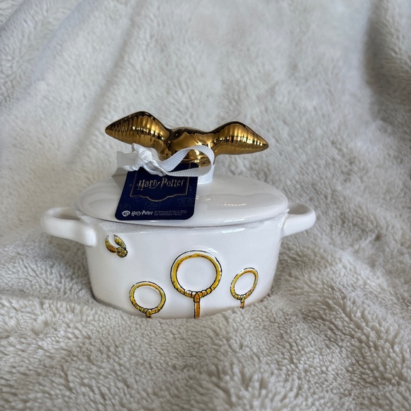 Rae Dunn Other - Rae Dunn Harry Potter Quidditch Mini Crock Baking Dish